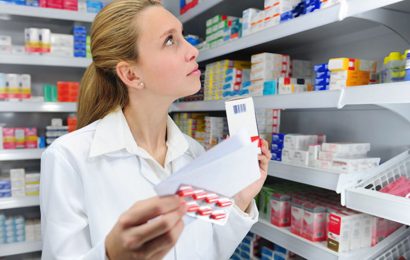 Quer entrar para a área da saúde de maneira rápida e barata? Então o curso técnico em Farmácia é perfeito para você, Confira os detalhes,