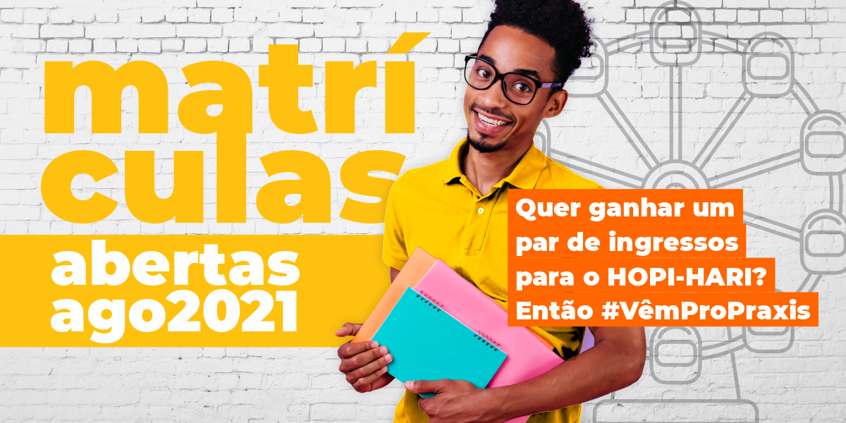 Garoto segurando livros e material escolar em uma propaganda de matriculas para agosto/2021 Uma promoção de sorteio de um par de ingressos para o Hopi Hari