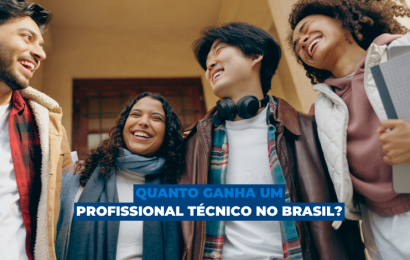 Grupo de jovens estudantes sorrindo em ambiente educacional, representando profissionais técnicos e o futuro do mercado de trabalho no Brasil.
